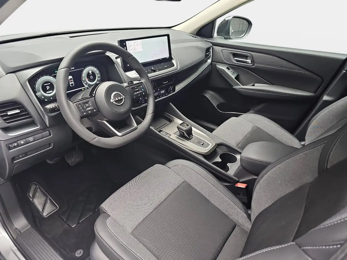 NISSAN QASHQAI 1.3 DIG-T XTRONIC N-CONNECTA PANO WINTER