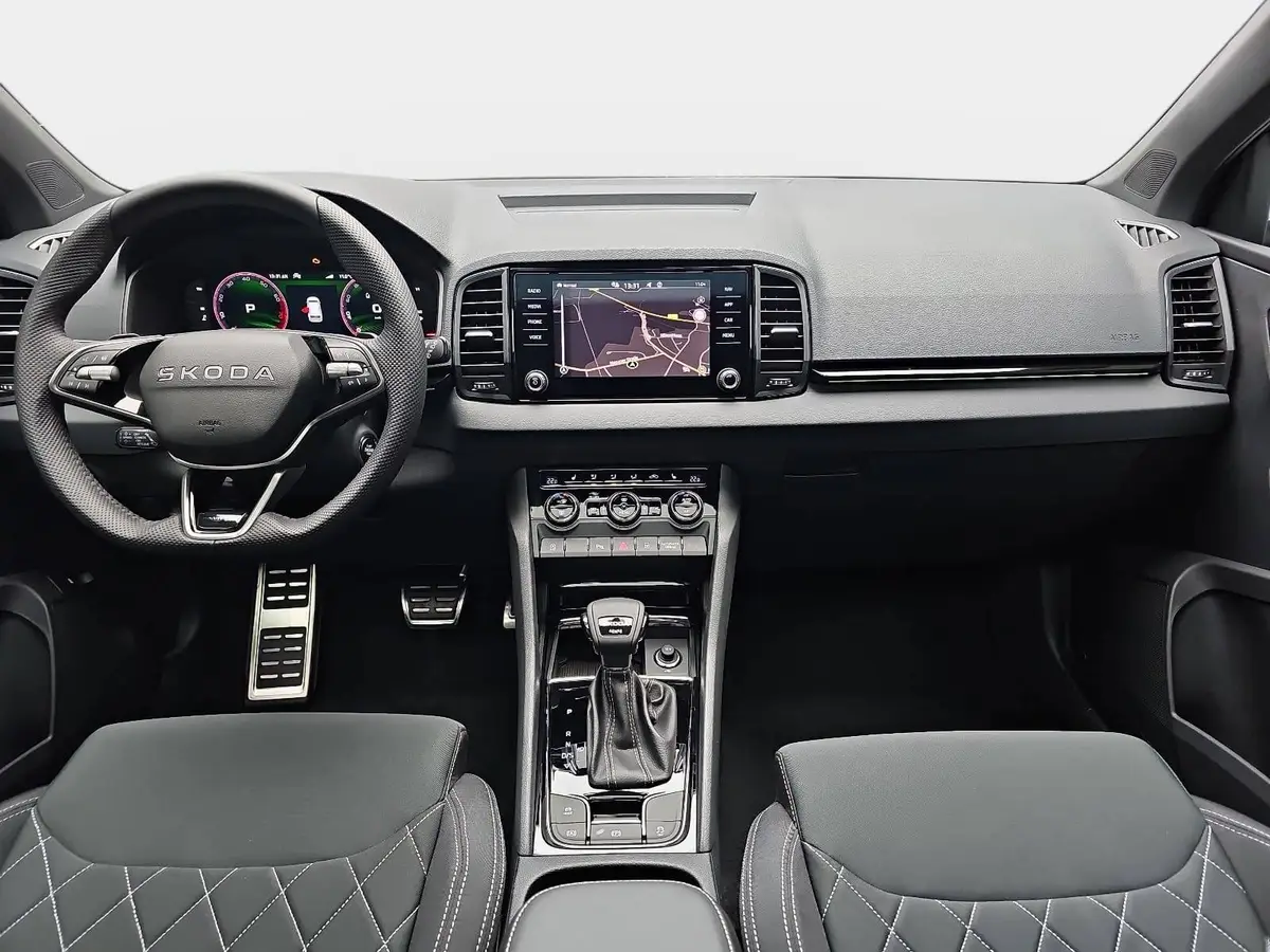 SKODA KAROQ 2.0 TSI DSG SPORTLINE 4X4 AHK PANO