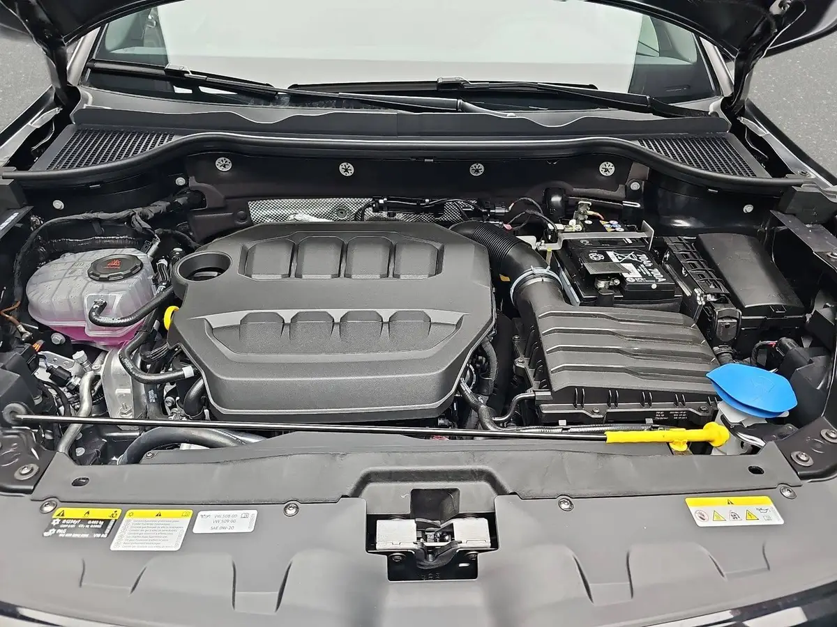 SKODA KAROQ 2.0 TSI DSG SPORTLINE 4X4 AHK PANO