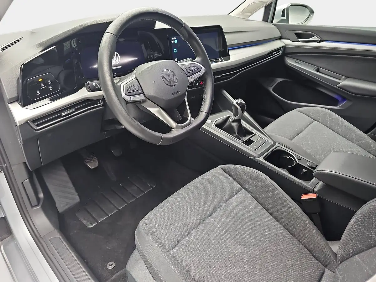 VW GOLF VIII 2.0 TDI LIFE NAVI LED KAMERA LM