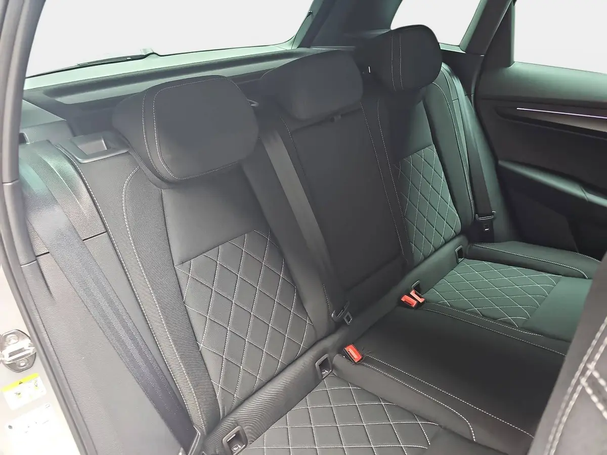 SKODA KAROQ 1.5 TSI DSG SPORTLINE NAVI LED-MATRIX PANO CANTON
