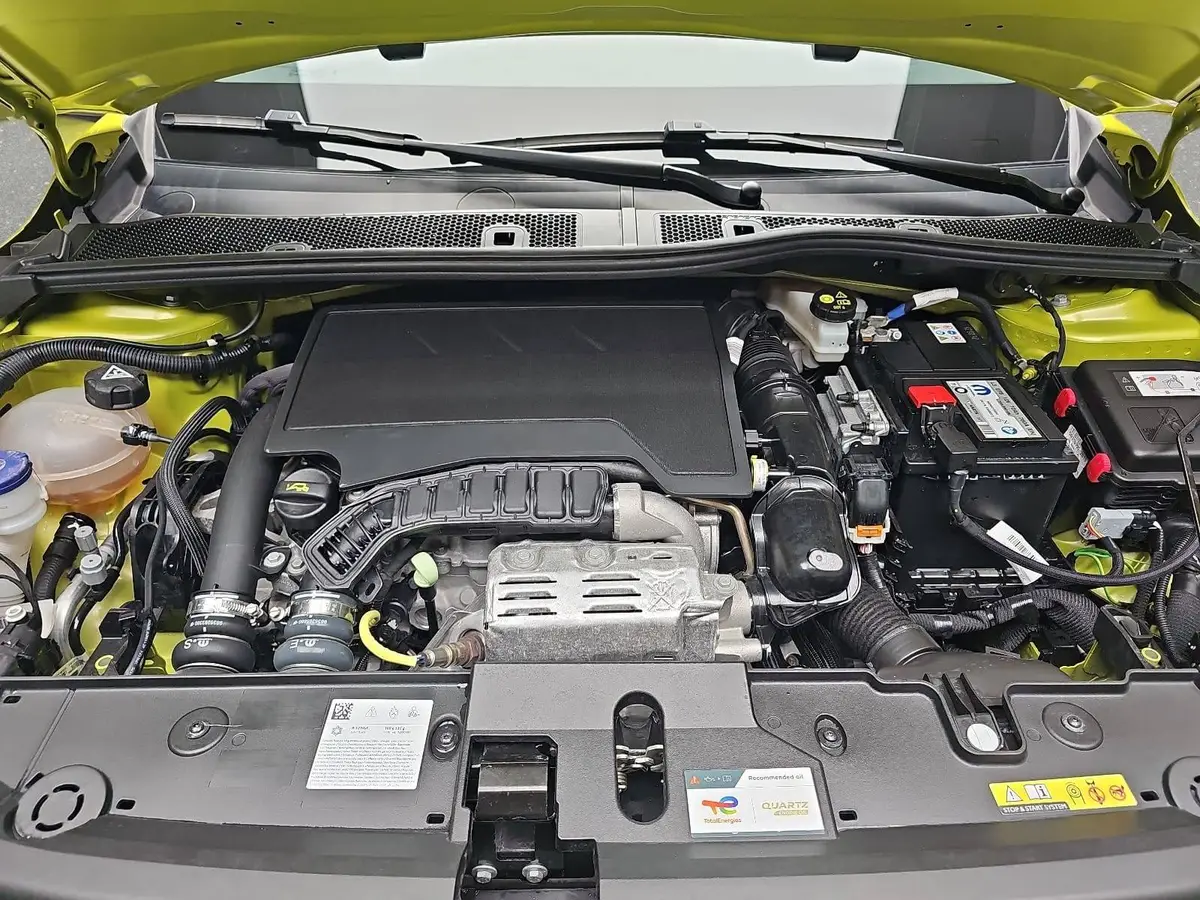 PEUGEOT 208 1.2 PURETECH 100 ALLURE LED DAB LM