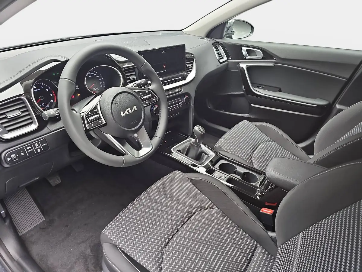 KIA CEED 1.5 T-GDI SPIRIT