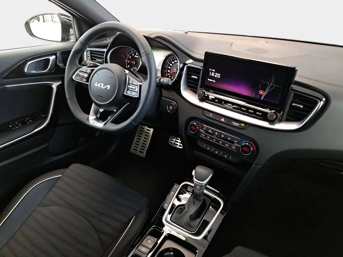 KIA CEED SW 1.5 T-GDI DCT7 GT-LINE