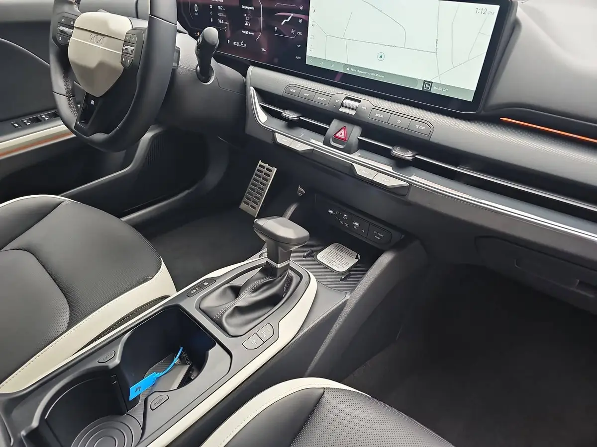 KIA K4 1.6 T-GDI 180 PS DCT7 GT-LINE MJ26 DRIVEWISE-PARK-PRO SITZ SOUND DESIGN GLASDACH