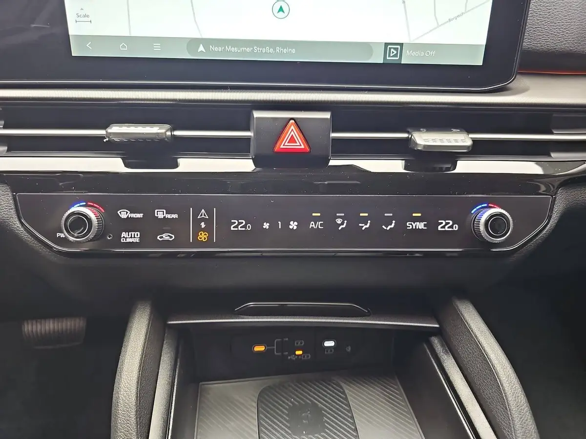 KIA SPORTAGE 1.6 T-GDI 150 2WD DCT SPIRIT MJ27 LEDER DRIVEWISE SOUND
