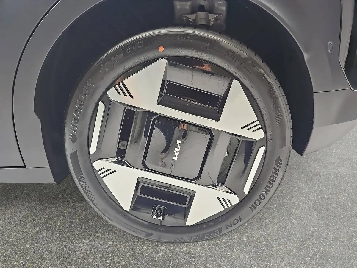KIA EV3 81.4 KWH EARTH MJ26 WINTER BUSIN. UPGRADE DRIVEWISE-PARK DESIGN SOUND