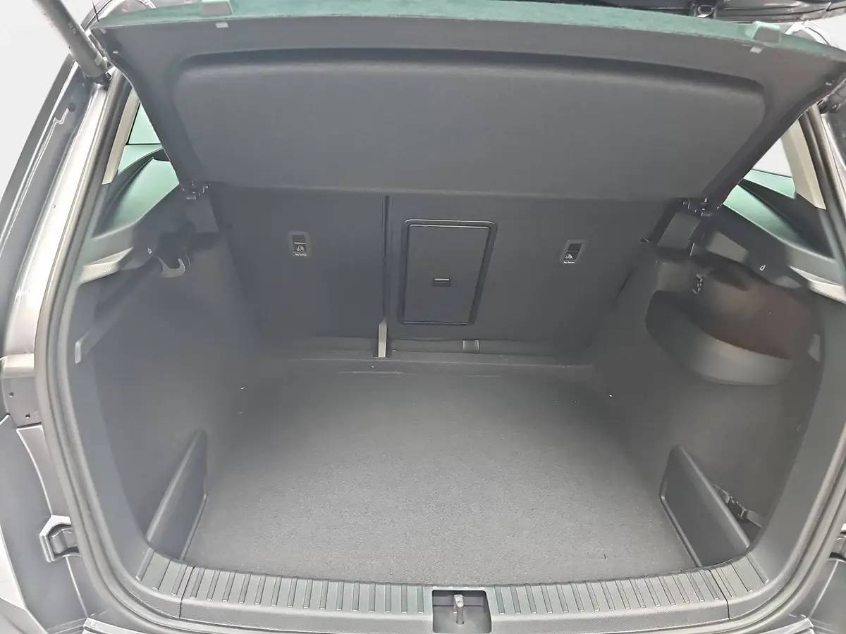 SKODA KAROQ 1.5 TSI DSG 130 JAHRE LED KLIMAAUTO WINTER SICHT K