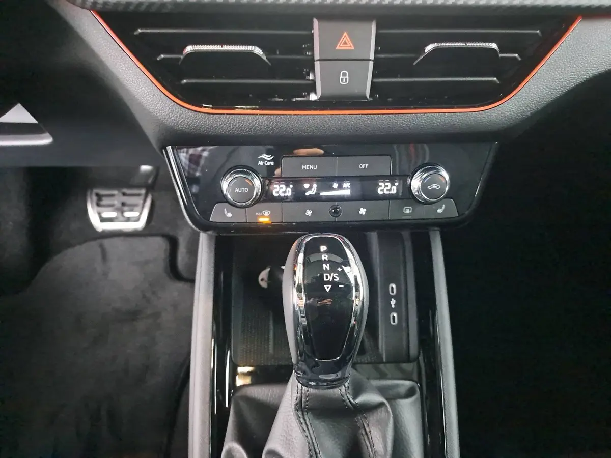 SKODA KAMIQ 1.5 TSI DSG MONTE CARLO NAVI MATRIX-LED PANO WINTE