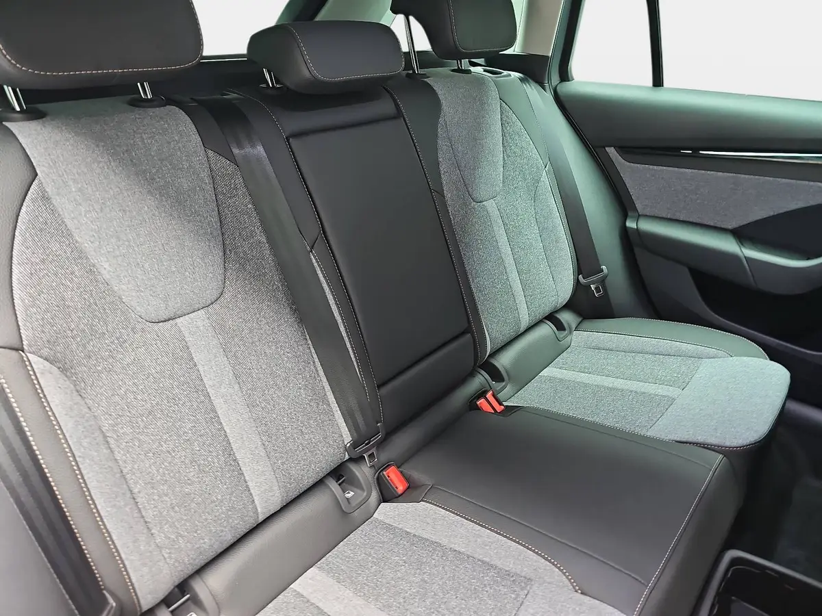 SKODA OCTAVIA COMBI 1.5 TSI ETEC DSG SELECTION NAVI LED ACC WINTER KAM