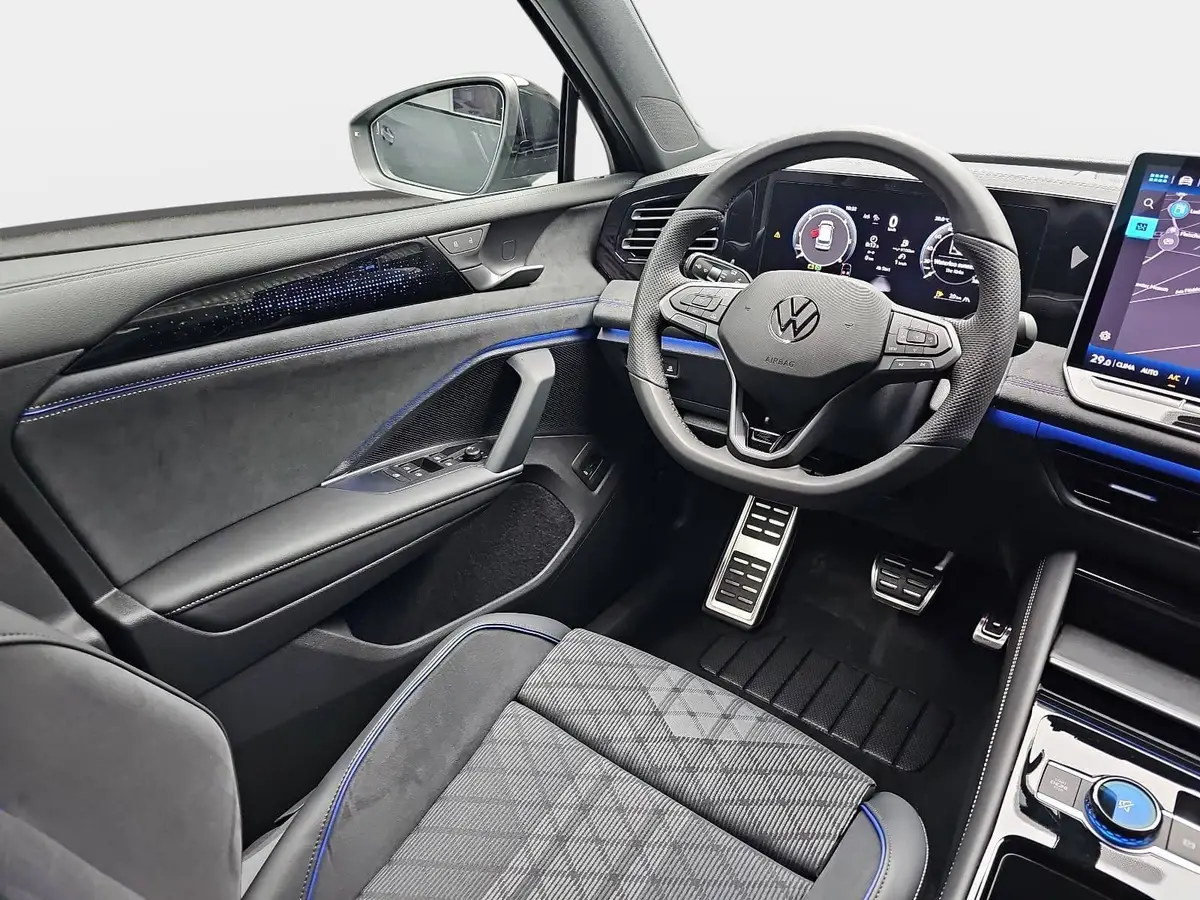 VW TIGUAN 2.0 TDI DSG R-LINE NAVI LED PANO