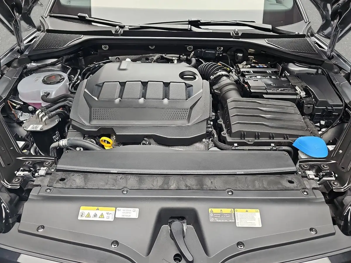 SKODA OCTAVIA COMBI 2.0 TDI DSG SPORTLINE NAVI LED