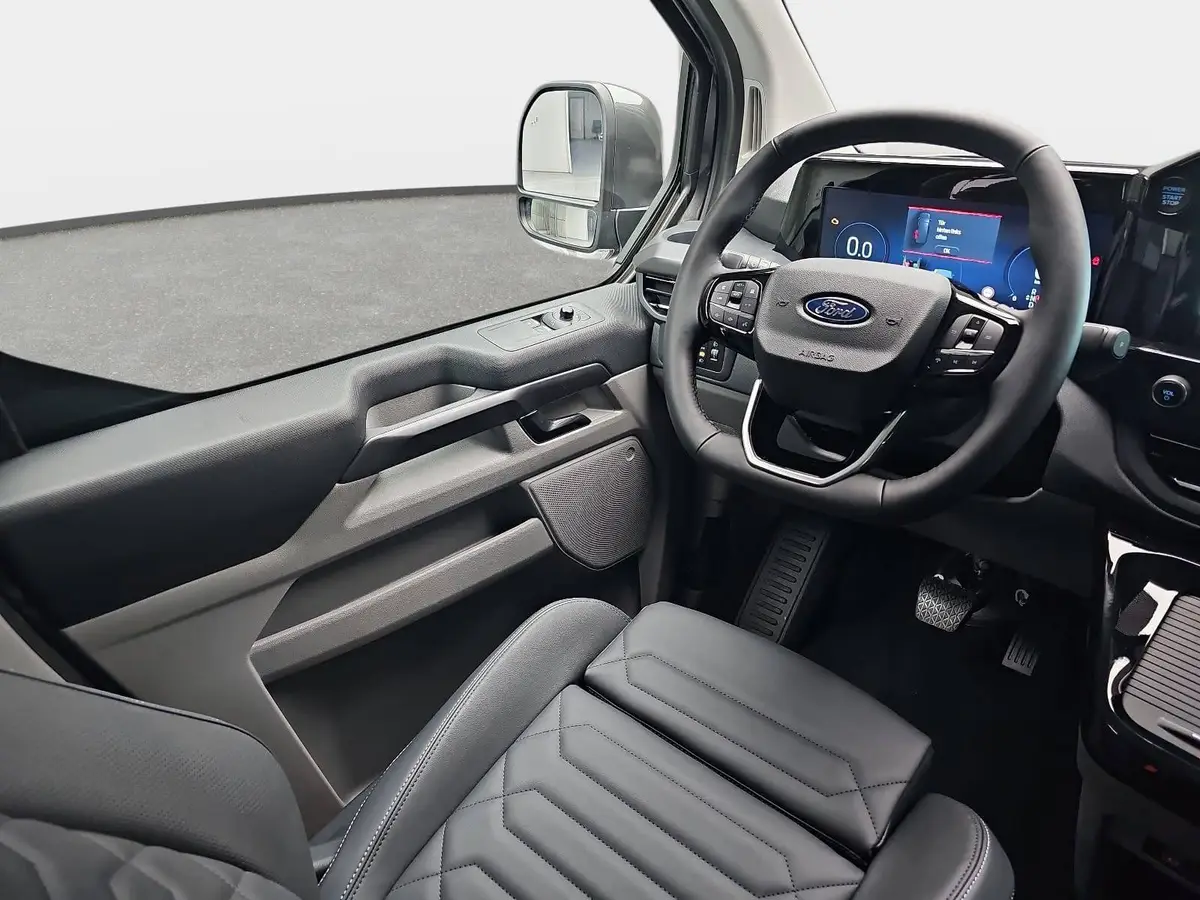 FORD TOURNEO CUSTOM 2.0 ECOBLUE AUTO. L1 TITANIUM X NAVI LED AHK