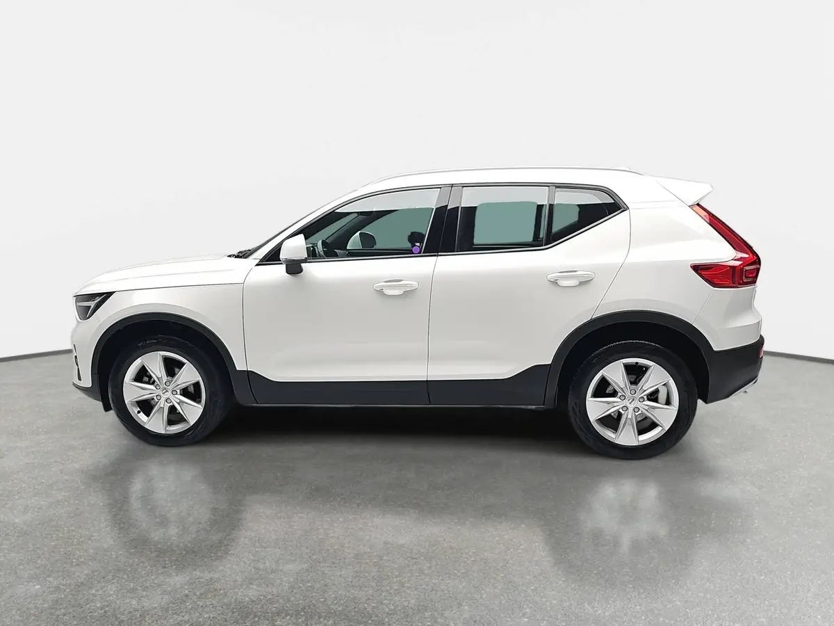 VOLVO XC40 T2 2WD AUTO. CORE NAVI LED EL.HECKKL. PDC KAMERA L