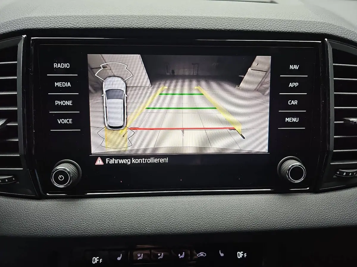 SKODA KAROQ 2.0 TSI DSG SPORTLINE 4X4 NAVI LED ACC WINTER KAME