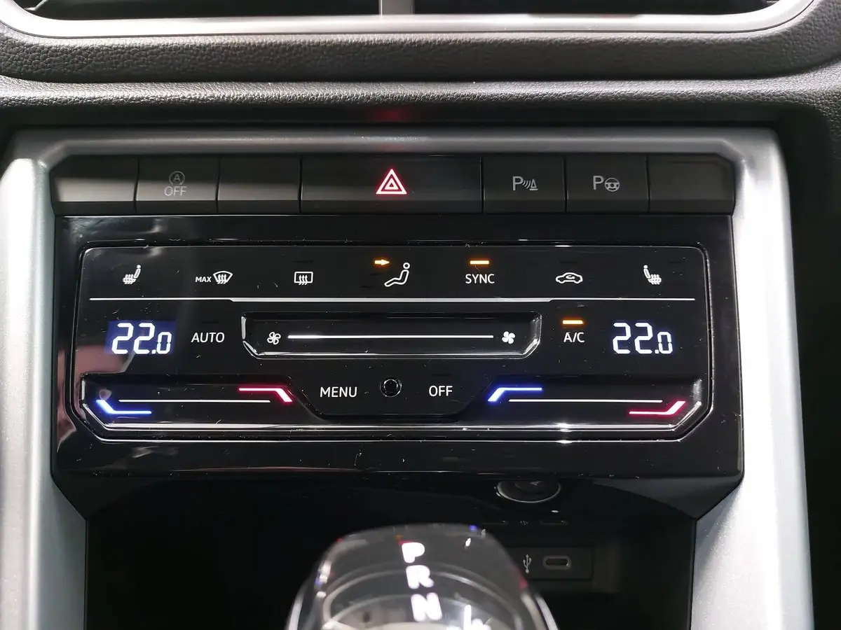 VW T-ROC 1.5 TSI DSG GOAL NAVI LED KLIMAAUTO ACC KAMERA AHK