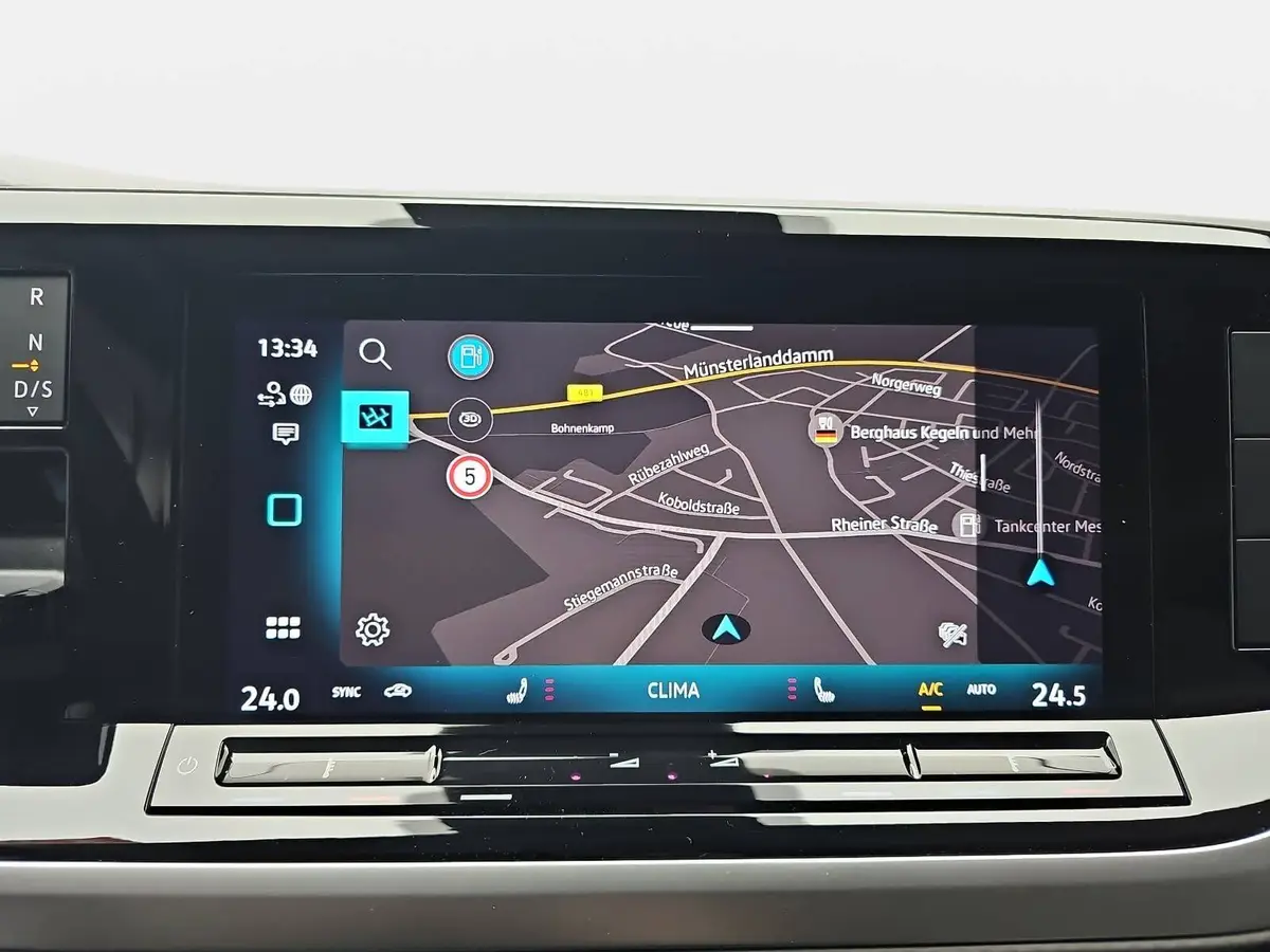 VW T7 MULTIVAN 2.0 TDI DSG LIFE P-ASSIST AHK