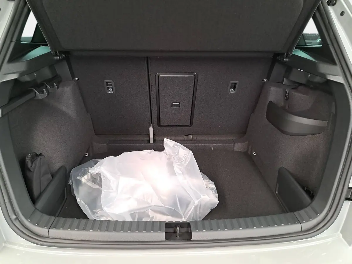 SKODA KAROQ 2.0 TDI DSG SPORTLINE 4X4 NAVI LED