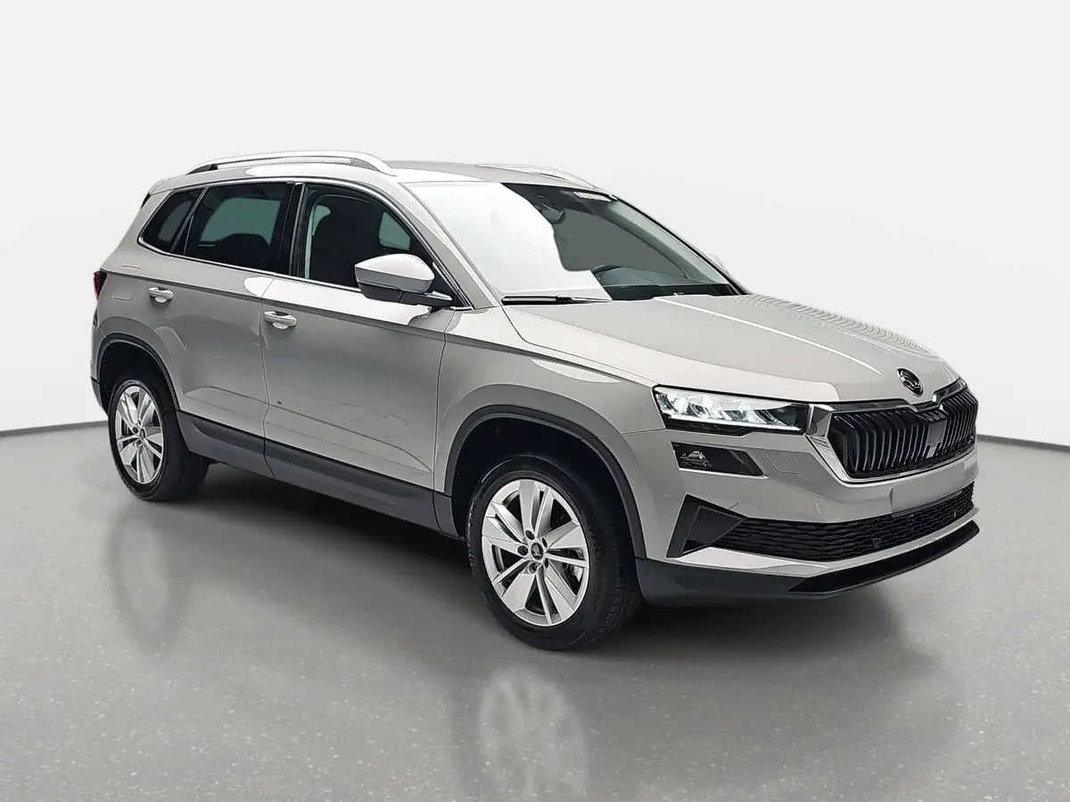 SKODA KAROQ 1.5 TSI DSG SELECTION LED AHK LM