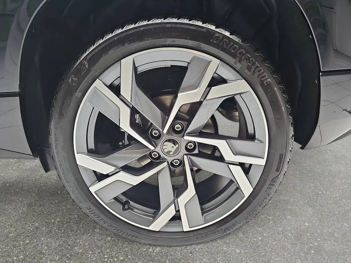 SKODA KAROQ 2.0 TSI DSG SPORTLINE 4X4 LED ACC AHK
