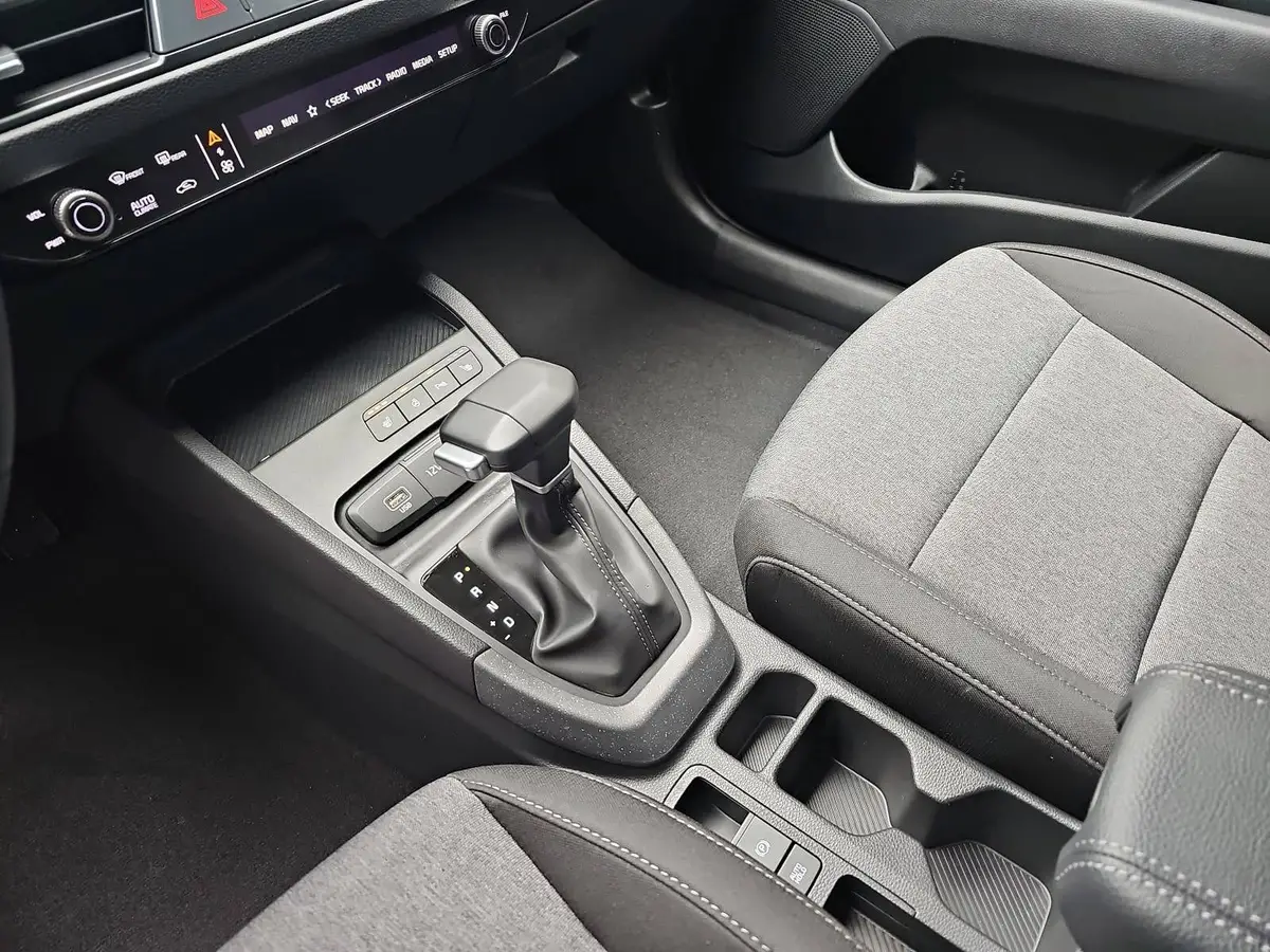 KIA STONIC 1.0 T-GDI 100 DCT VISION MJ26 SITZH. NAVI