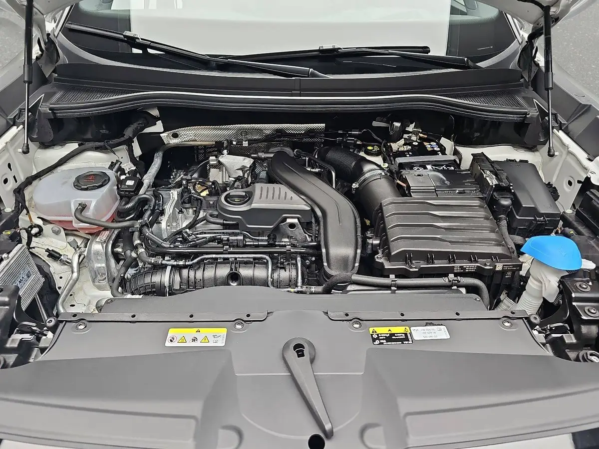 SKODA KODIAQ 1.5 TSI DSG SPORTLINE NAVI LED PANO 7-SITZE KAMERA