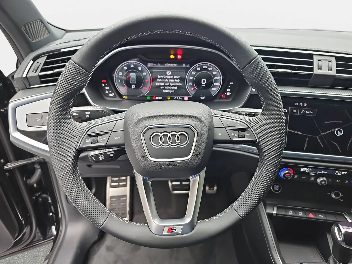AUDI Q3 35 TFSI S-TRONIC S LINE NAVI LED PANO ACC BLACK+ K