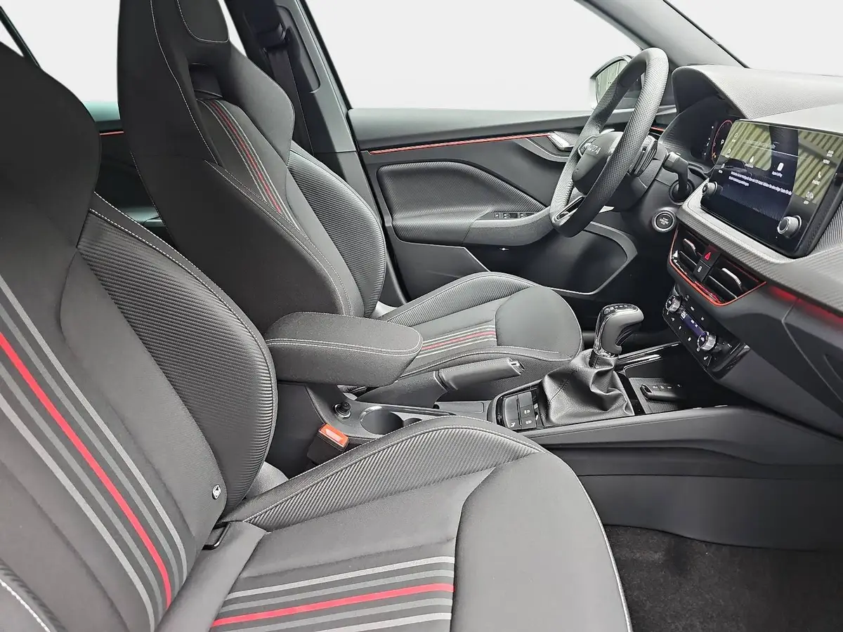 SKODA KAMIQ 1.0 TSI DSG MONTE CARLO LED PANORAMA WINTER KAMERA