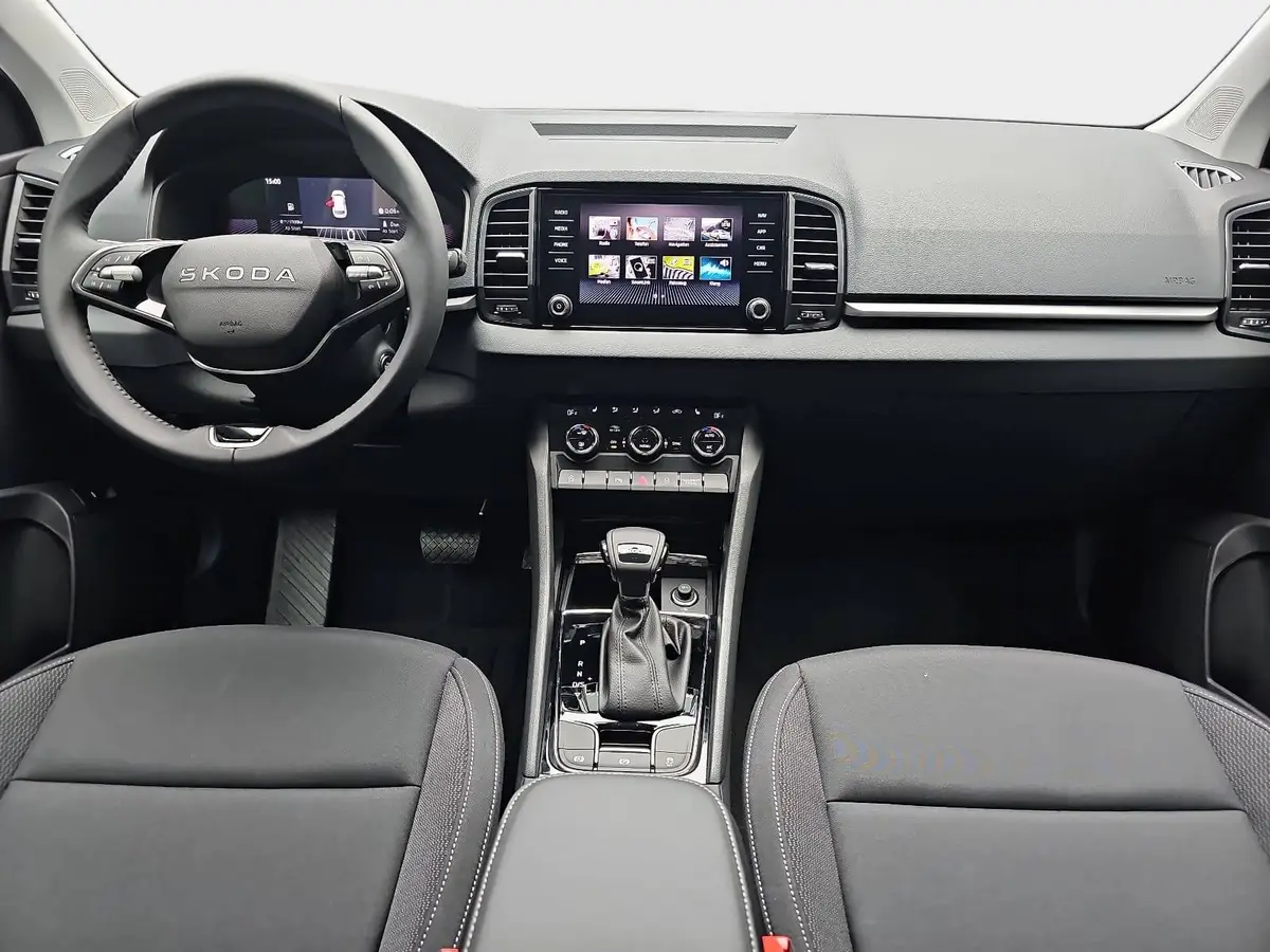 SKODA KAROQ 1.5 TSI DSG 130 JAHRE LED DAB WINTER EL.HECKKL.