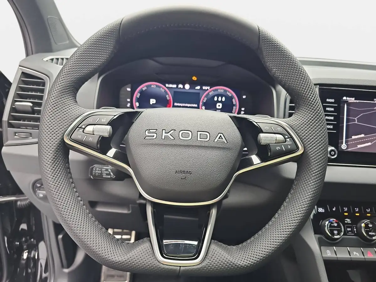SKODA KAROQ 2.0 TSI DSG SPORTLINE 4X4 LED ACC AHK