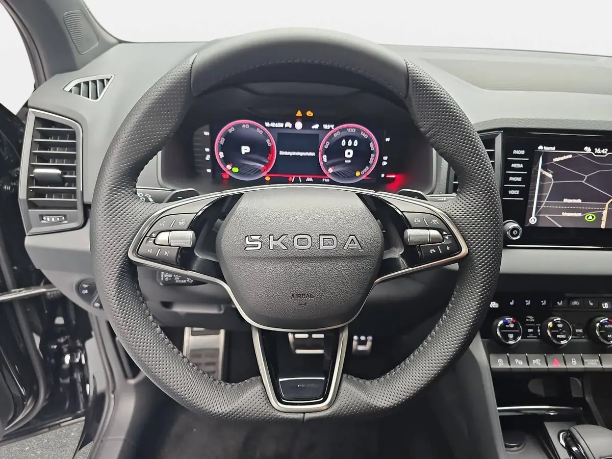 SKODA KAROQ 1.5 TSI DSG SPORTLINE NAVI LED-MATRIX PANO CANTON