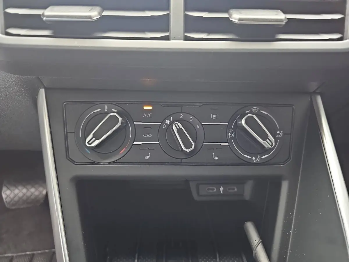 VW POLO 1.0 TSI DSG LIFE NAVI LED APP-CONNECT