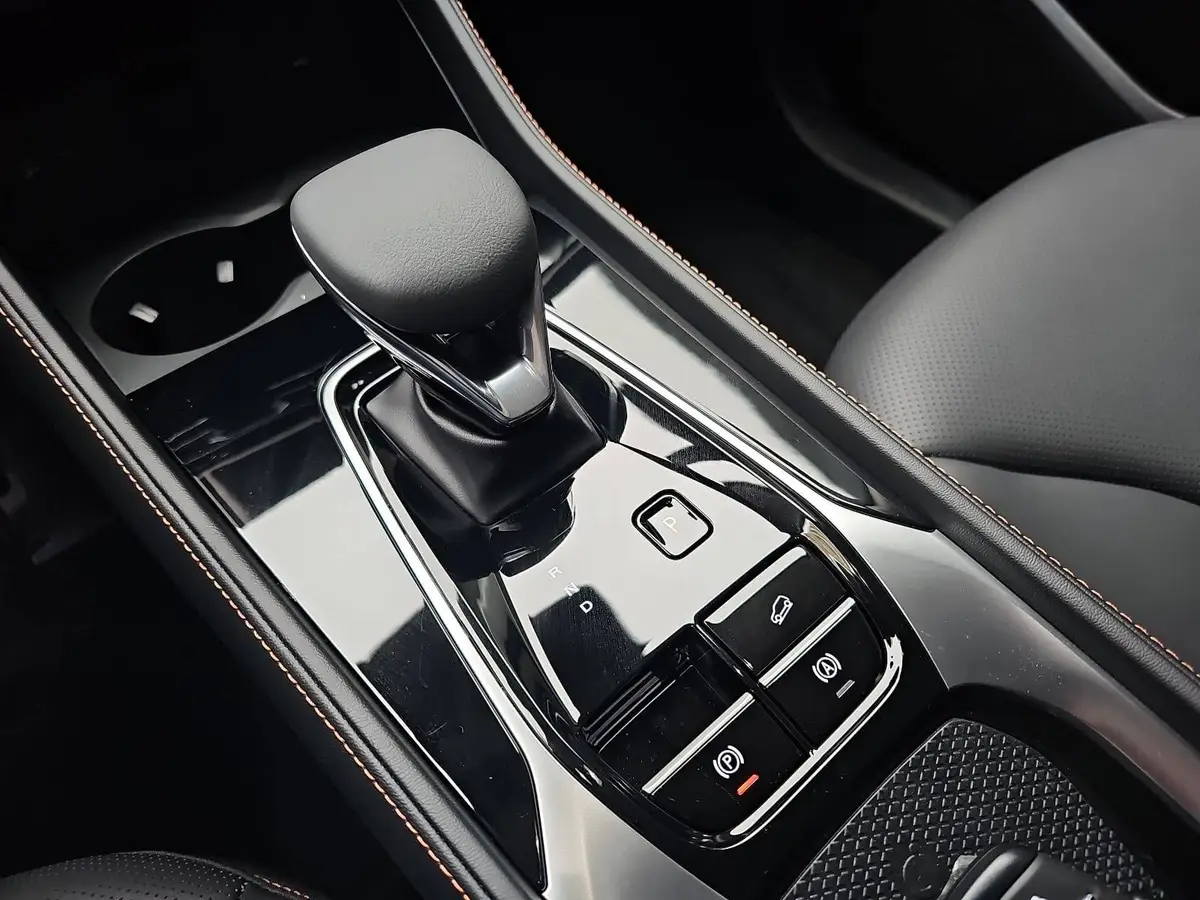MG HS 1.5 PLUG-IN-HYBRID MY25.5 LUXURY LEDER 360-GRAD-KAMERA 19-ZOLL-LM