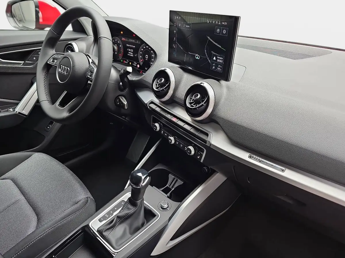AUDI Q2 35 TFSI S-TRONIC S LINE NAVI LED ACC EL.HECKKL. WI