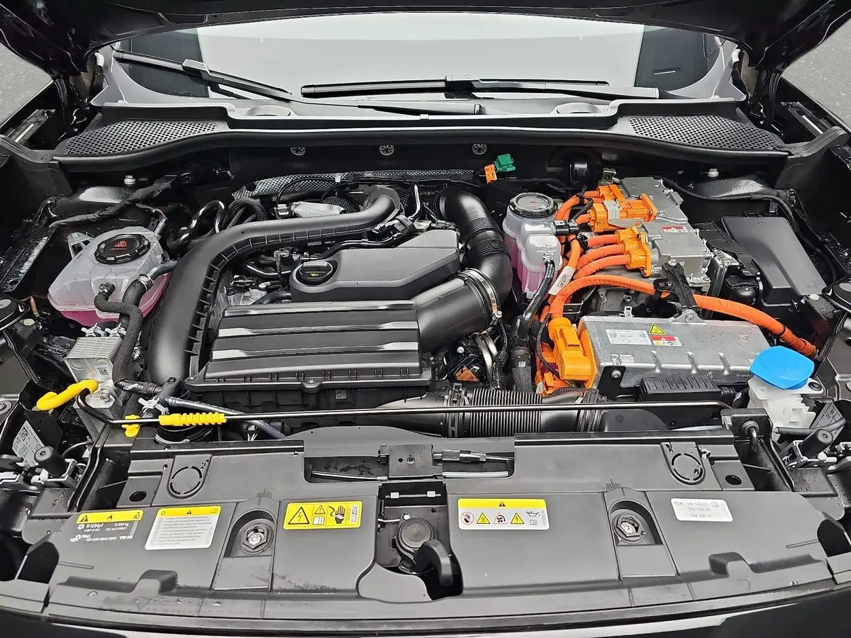 CUPRA FORMENTOR 1.5 E-HYBRID PHEV DSG LED-HD KLIMAAUTO AUDIO MIRRO