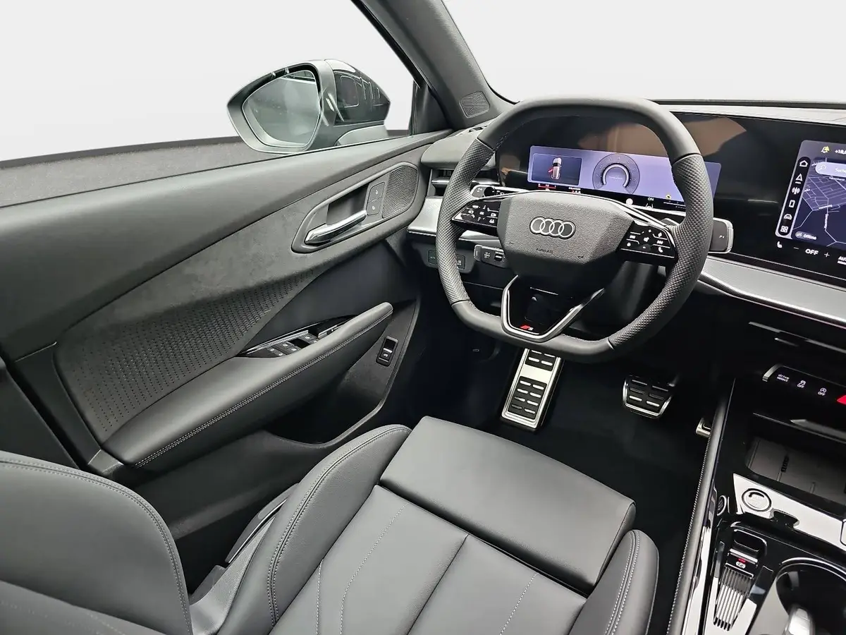 AUDI Q3 TFSI S-TRONIC S-LINE NAVI LED-PLUS PANO