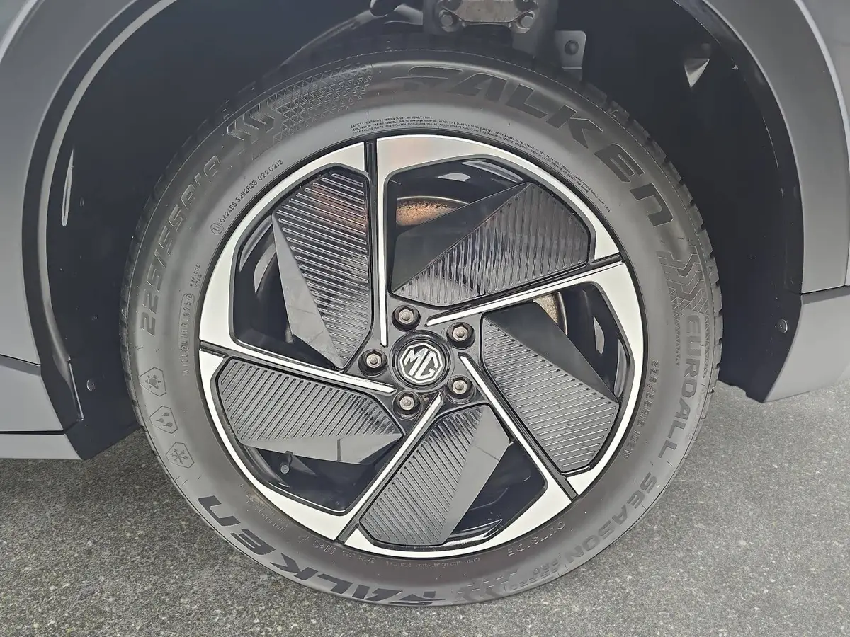 MG S5 EV 64 KWH MY25 LUXURY