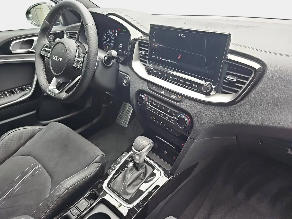KIA XCEED 1.6 T-GDI 180 DCT GT-LINE MJ26 LEDER GLASDACH