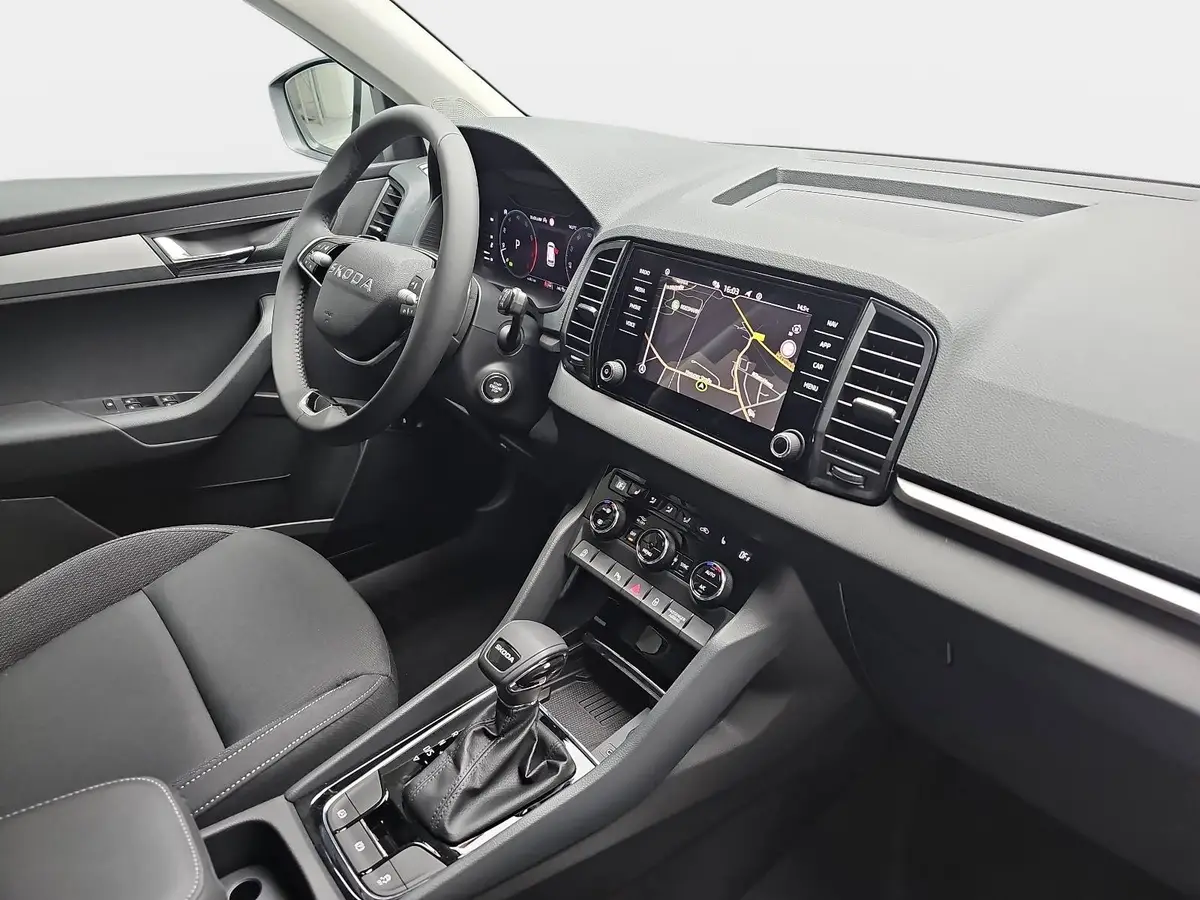 SKODA KAROQ 1.5 TSI DSG SELECTION NAVI LED ACC WINTER KAMERA A