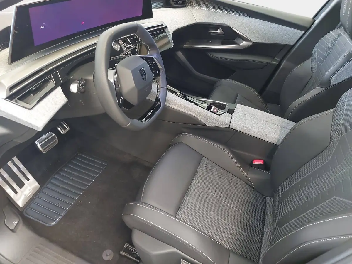 PEUGEOT 3008 1.2 HYBRID 145 E-DSC6 GT NAVI KLIMA LED AHK LM19