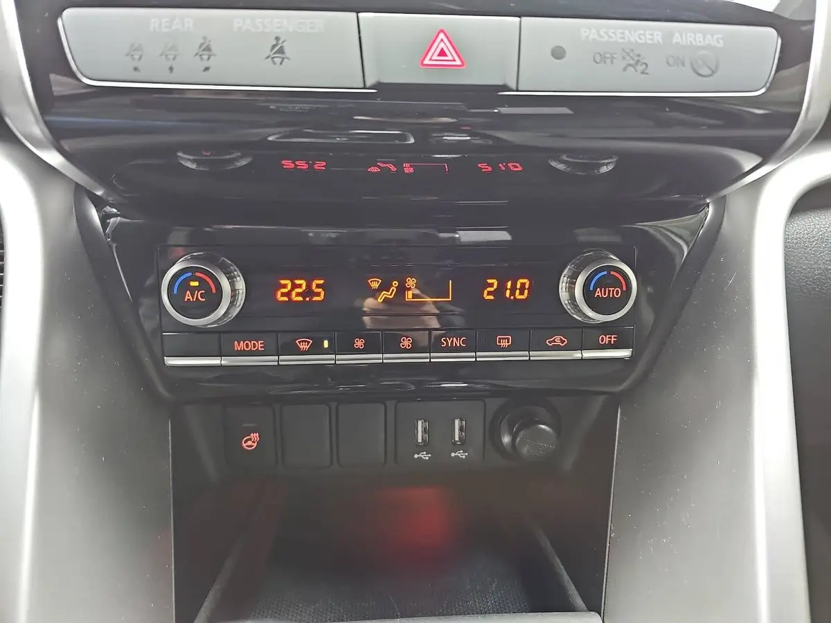 MITSUBISHI ECLIPSE CROSS 2.4 MIVEC PHEV CVT SELECT NAVI LED STANDH. 360° LM