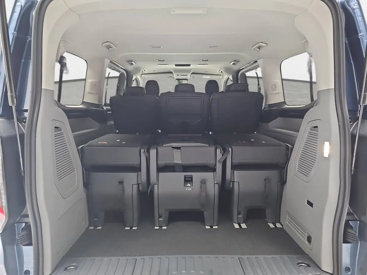 FORD TOURNEO CUSTOM 2.0 ECOBLUE AUTO. L1 TITANIUM X NAVI LED AHK