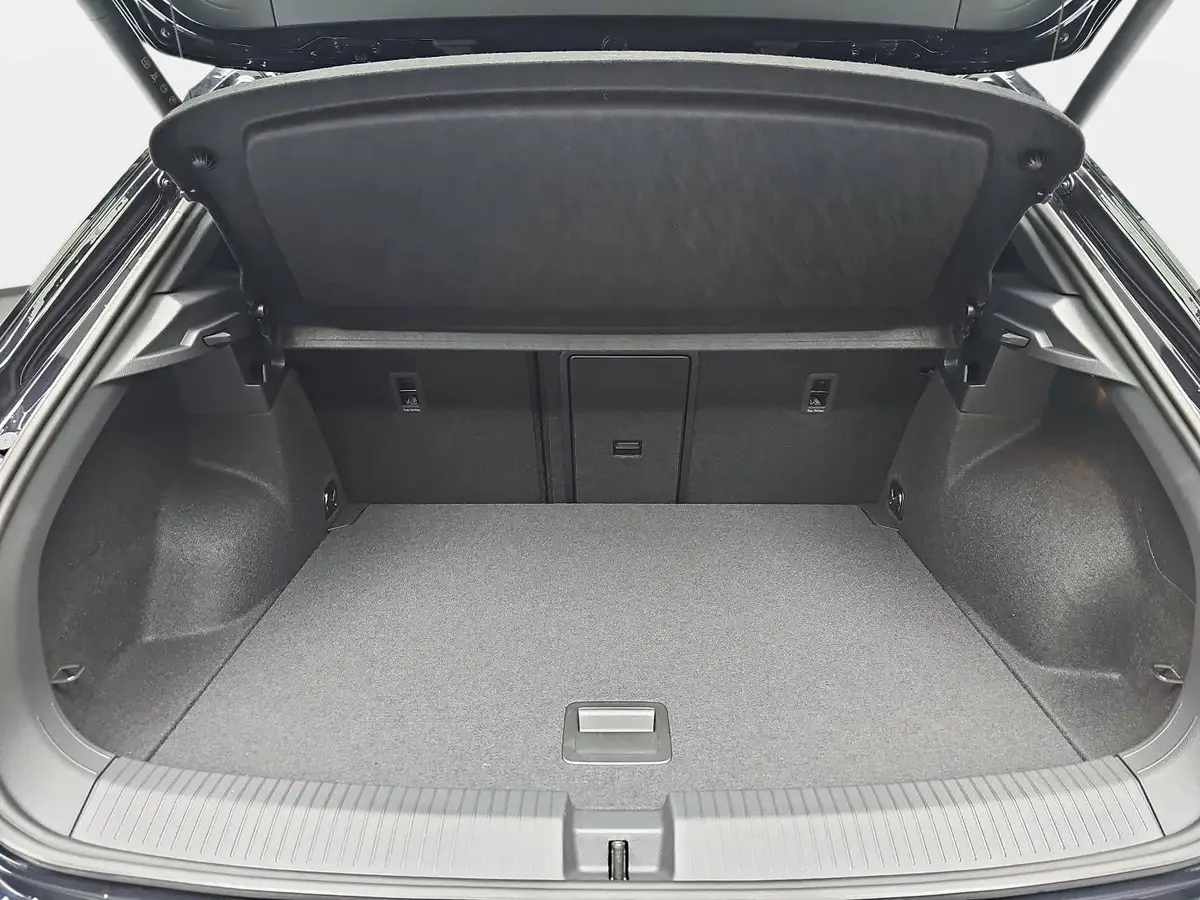 VW T-ROC 2.0 TDI DSG R-LINE NAVI LED MATRIX PANO ACC DCC AH