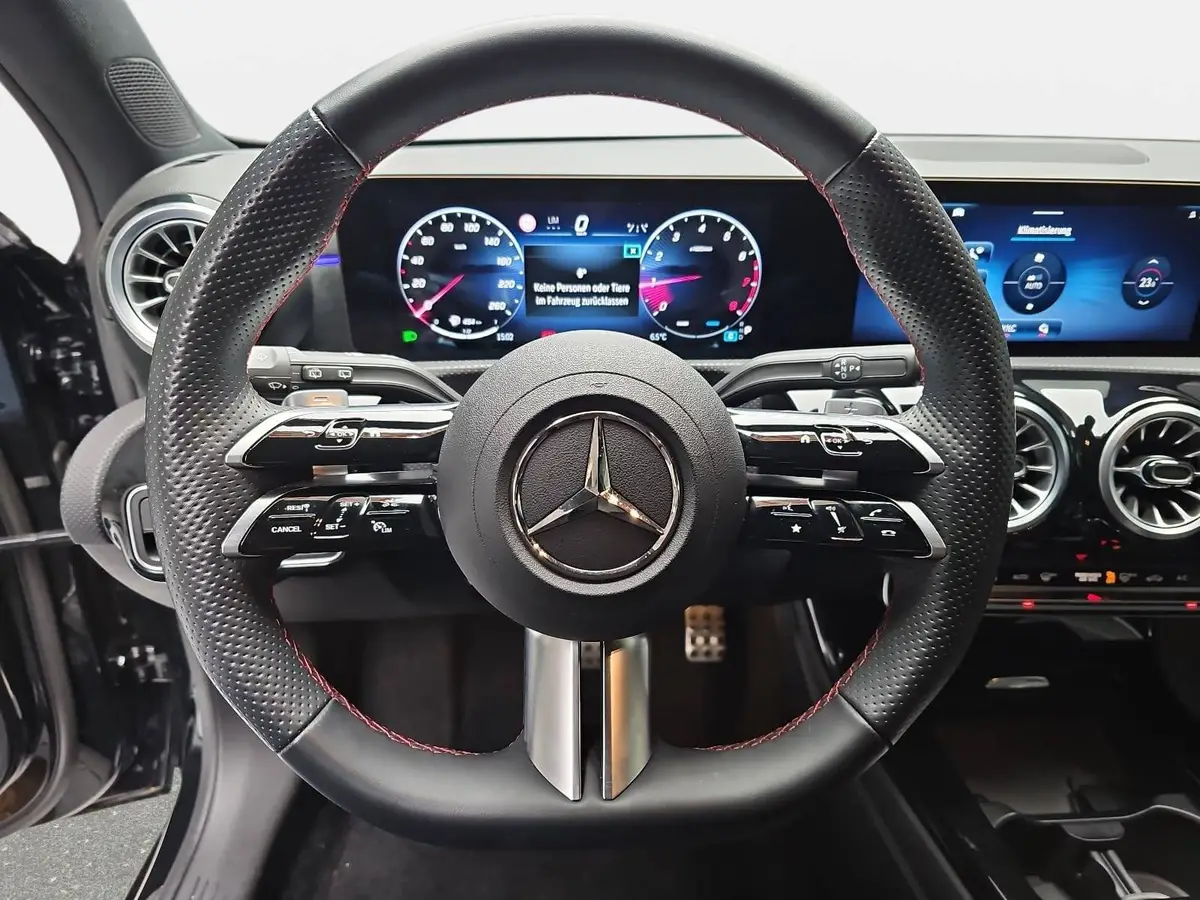 MERCEDES-BENZ A 180 DCT AMG LINE NAVI LED MBUX WINTER KAMERA LM18