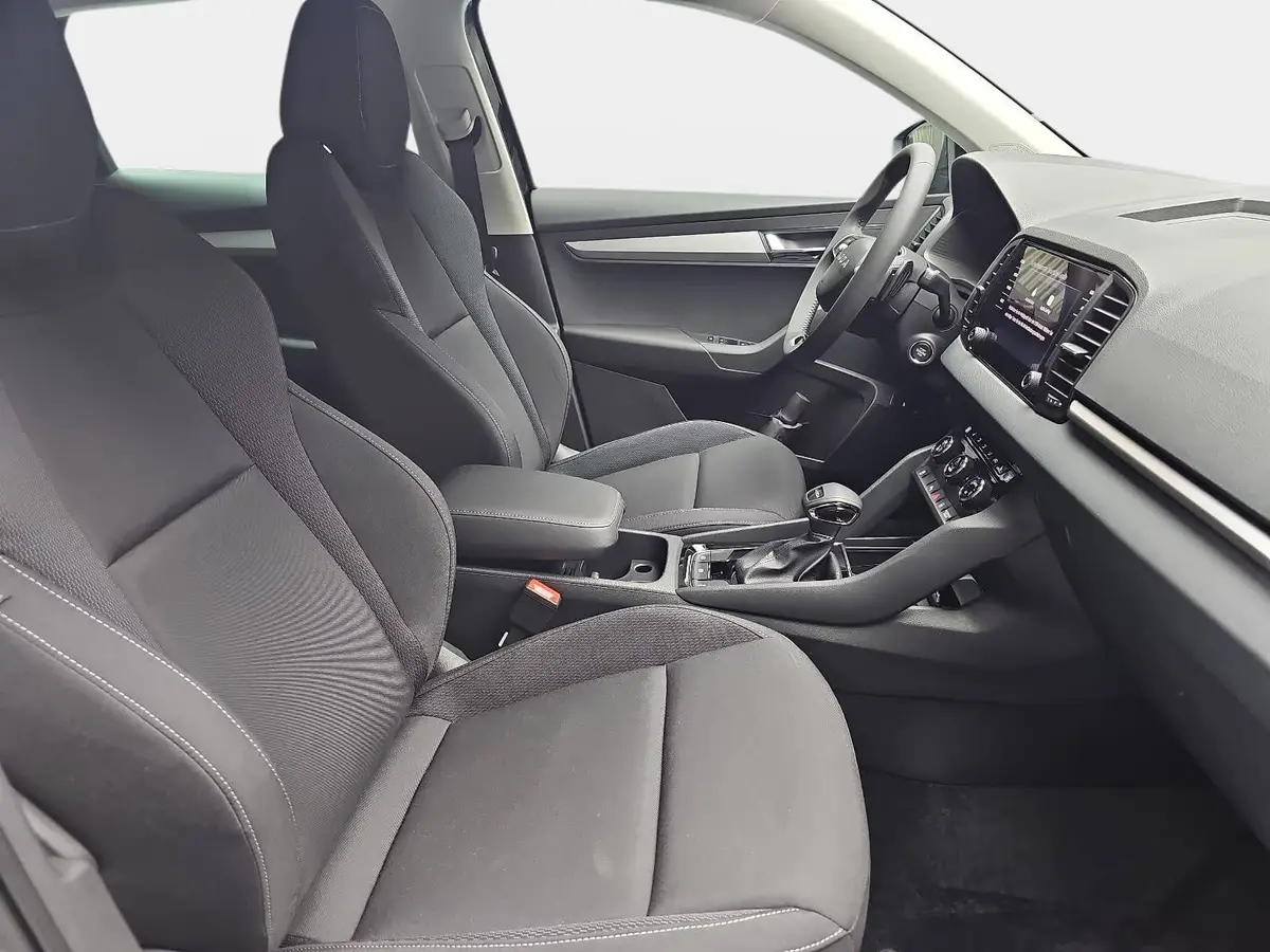 SKODA KAROQ 1.5 TSI DSG 130 JAHRE LED KAMERA AHK