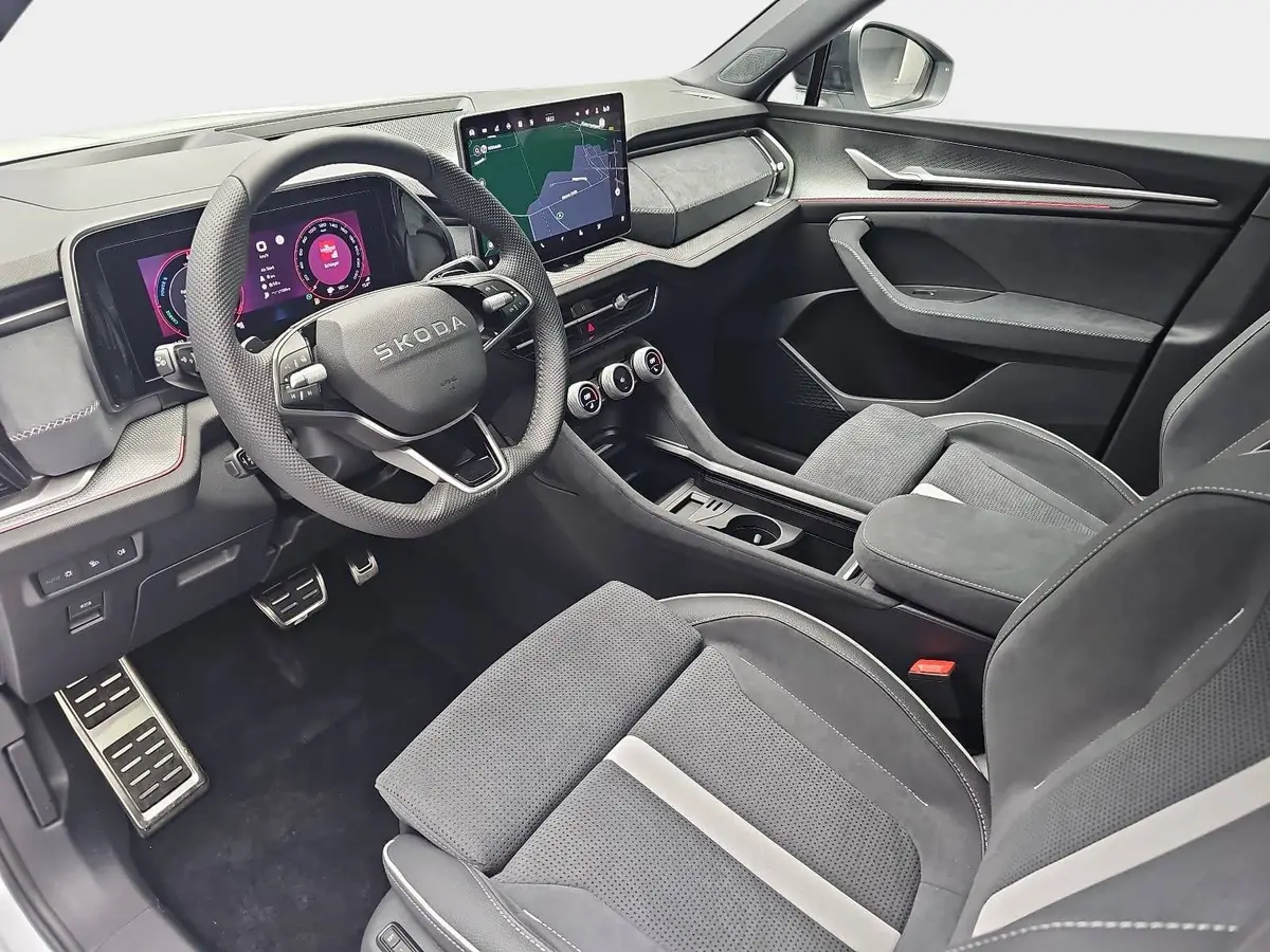 SKODA KODIAQ 1.5 TSI DSG IV PHEV SPORTLINE AHK PANO LM