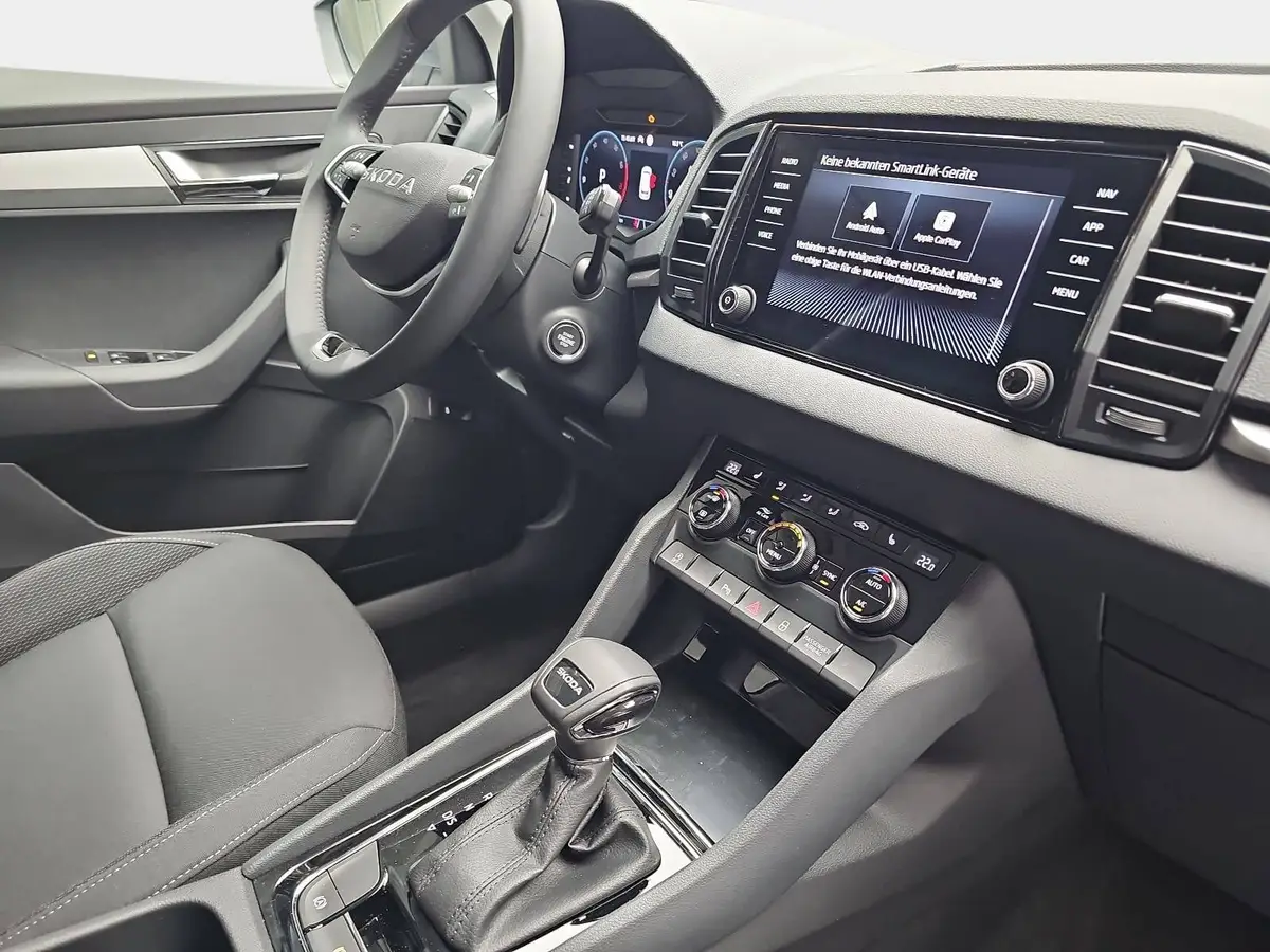 SKODA KAROQ 1.5 TSI DSG DRIVE NAVI LED AHK LM