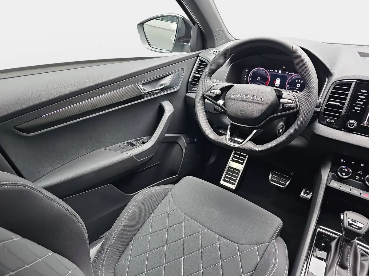 SKODA KAROQ 2.0 TSI DSG SPORTLINE 4X4 AHK PANO