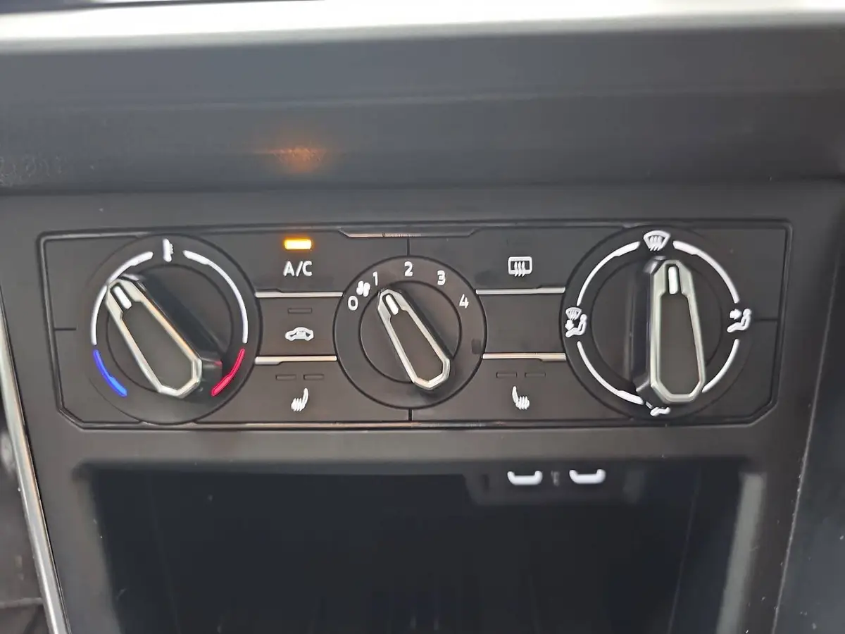 VW POLO 1.0 TSI DSG LIFE NAVI LED APP-CONNECT