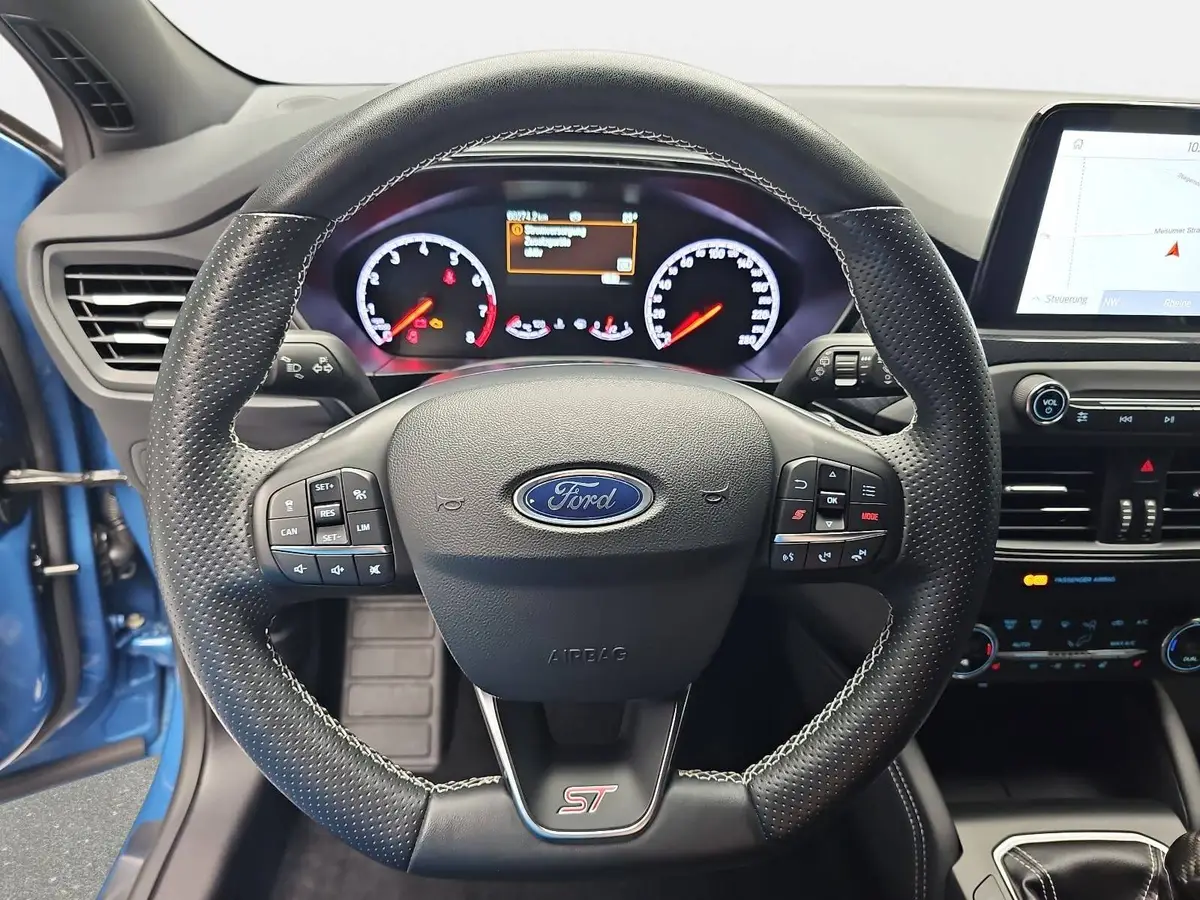 FORD FOCUS ST 2.3 EB TURNIER NAVI LED P-ASSIST
